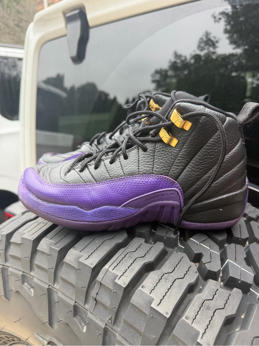 Jordan Kids' Black and Purple Retro Basketball Sneakers with Gold Accents